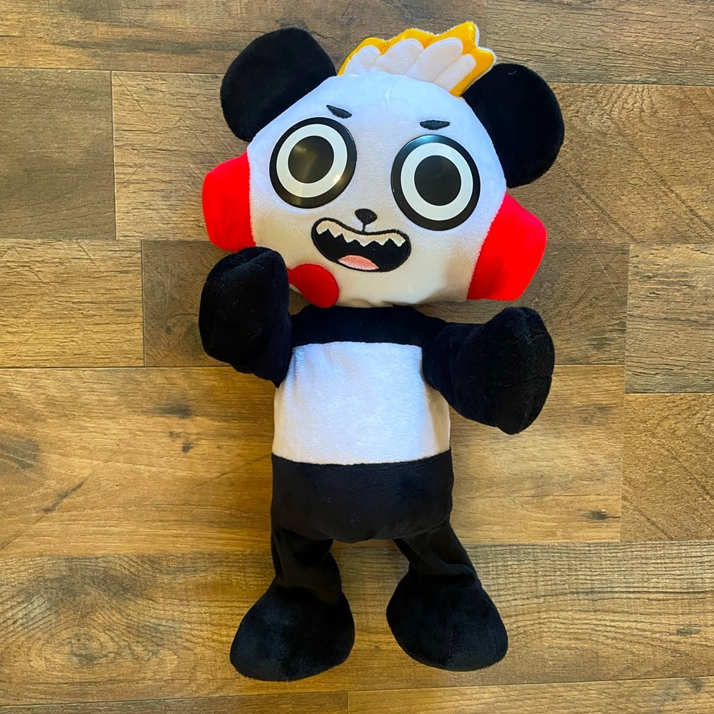 NEW Ryan’s World Interactive Talk and Walk Kungfu Panda